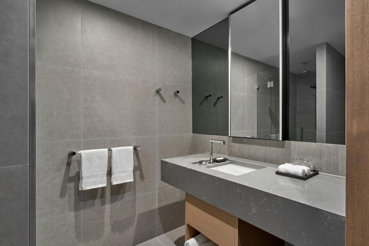 Courtyard By Marriott Melbourne Flagstaff Gardens Hotel Exterior foto